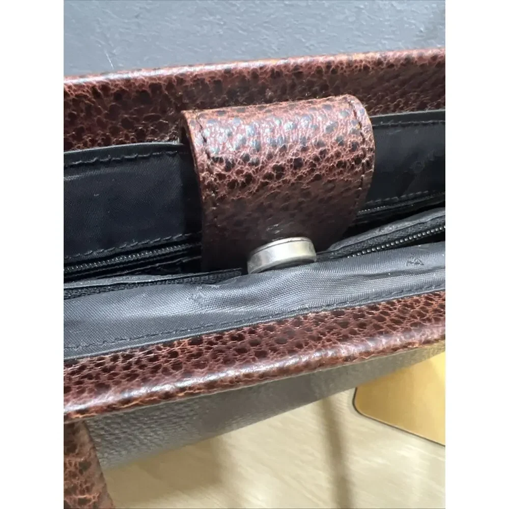 VGT Furla Made In Italy Pebble Handbag/Crossbody Bag Two Tone Color Black/Brown - Picture 11 of 16